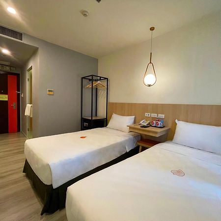 Go Hotels Plus Mandaluyong Luaran gambar
