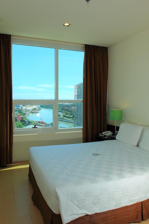 Go Hotels Plus Mandaluyong Luaran gambar