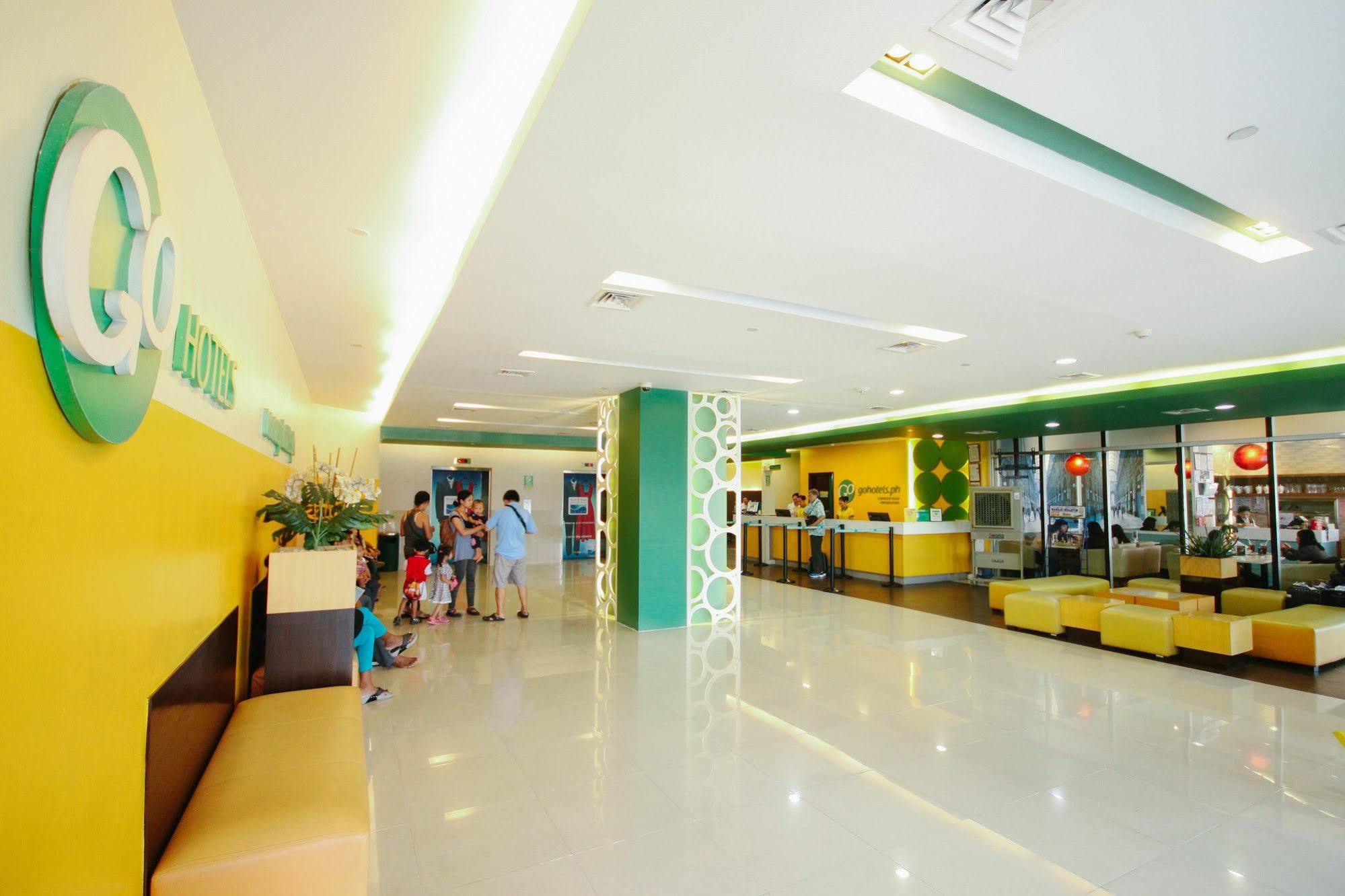 Go Hotels Plus Mandaluyong Luaran gambar