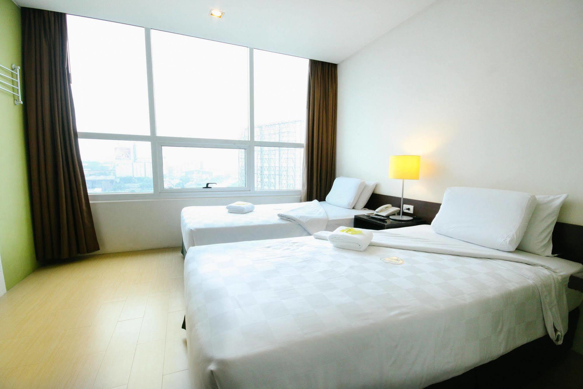 Go Hotels Plus Mandaluyong Manila Luaran gambar